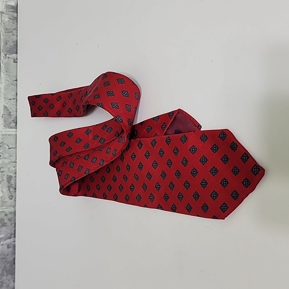 Vintage Dooney & Bourke Men's Red Medallion Tie 57" All Silk - Picture 3 of 6